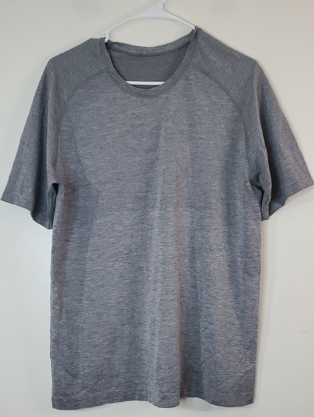 Men's Lululemon Swiftly Tech Grey Short-Sleeve Athletic Crew Neck Shirt Large